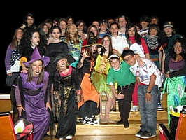 Representacin para el 1 ciclo de la obra de teatro: 'Aplcate el cuento', por alumnado de 1 ESO A