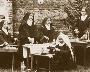 Las sacristanas del Carmelo de Lisieux en una foto de noviembre de 1896